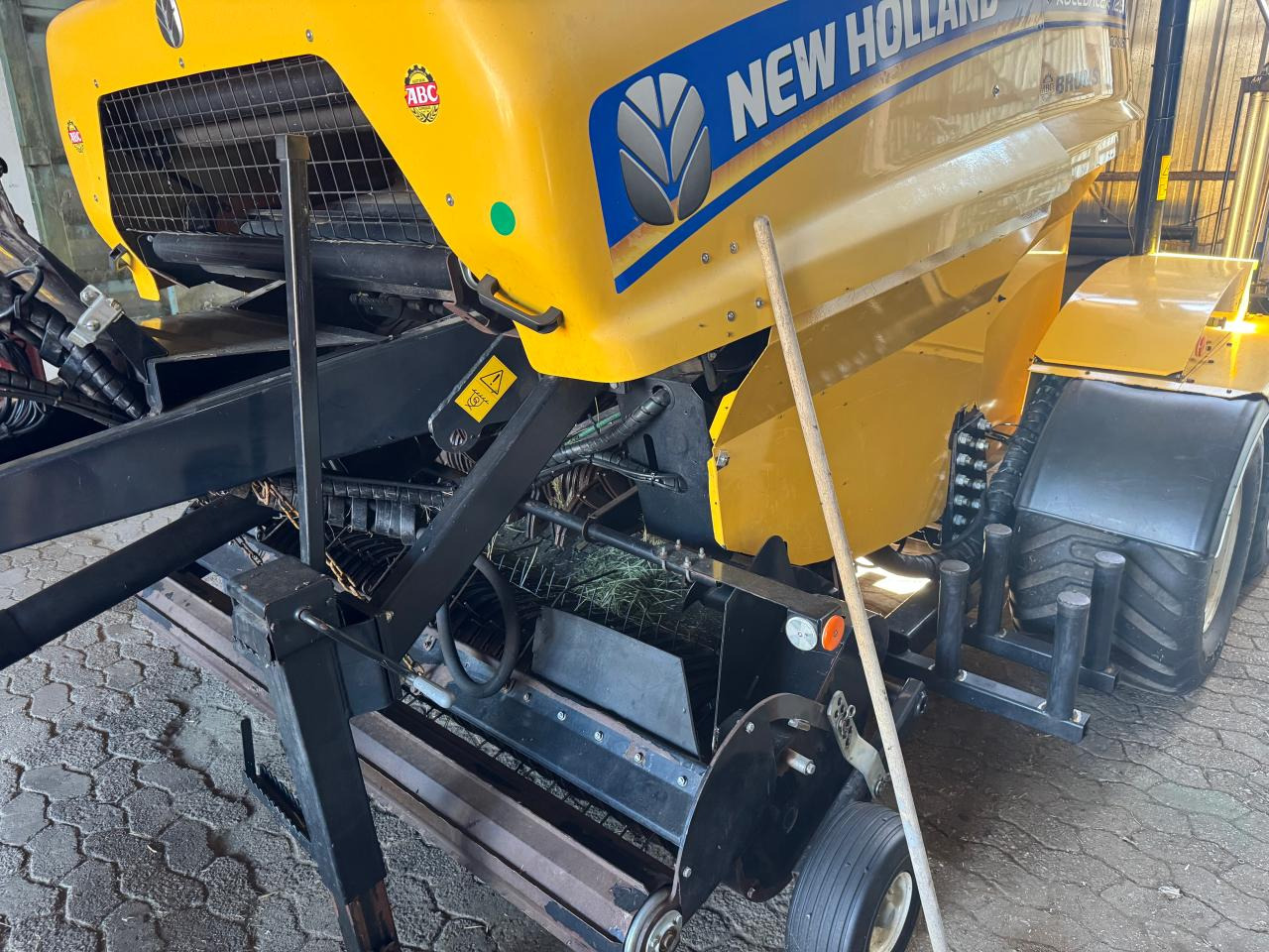 New Holland Rooll Baler 125 Combi - Rundballenpresse: das Bild 2 New Holland Rooll Baler 125 Combi - Rundballenpresse: das Bild 2