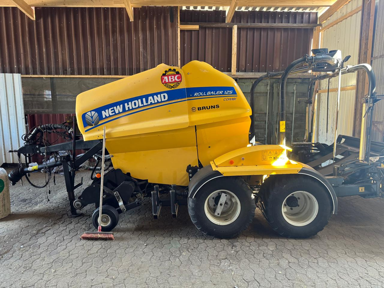 New Holland Rooll Baler 125 Combi - Rundballenpresse: das Bild 1 New Holland Rooll Baler 125 Combi - Rundballenpresse: das Bild 1