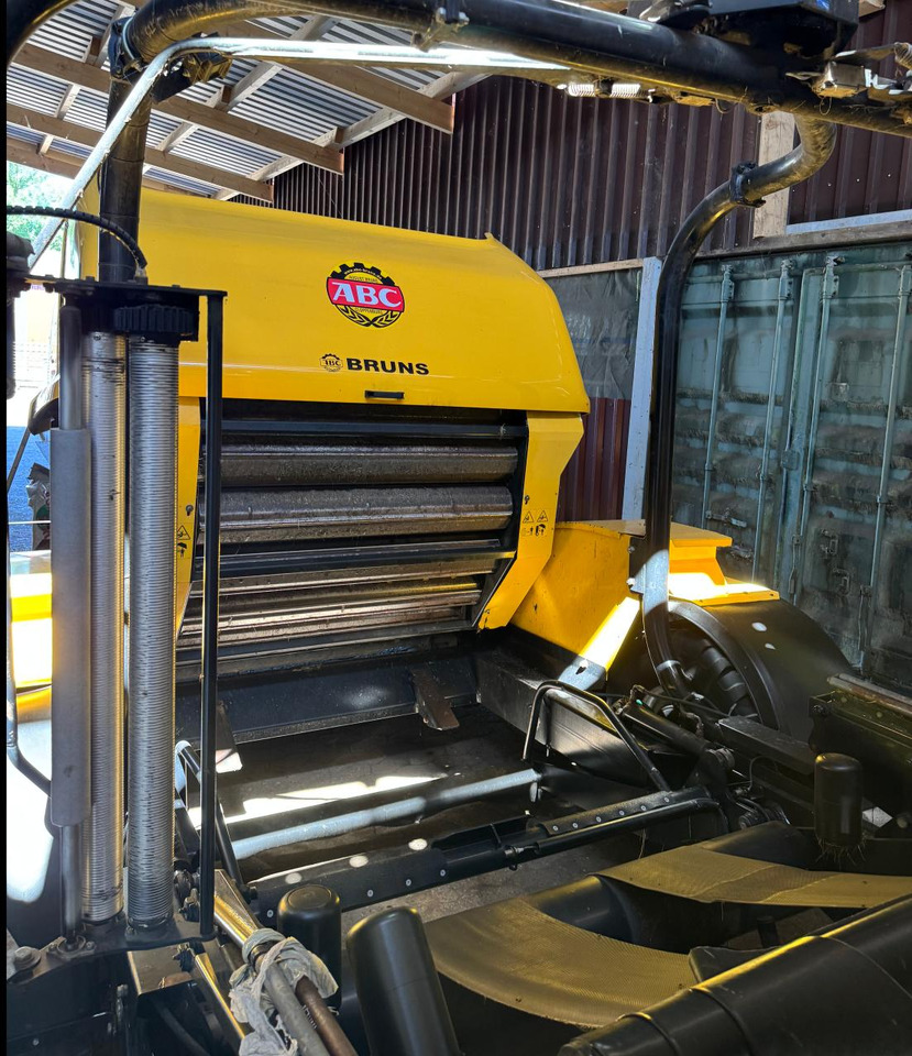 New Holland Rooll Baler 125 Combi - Rundballenpresse: das Bild 4 New Holland Rooll Baler 125 Combi - Rundballenpresse: das Bild 4