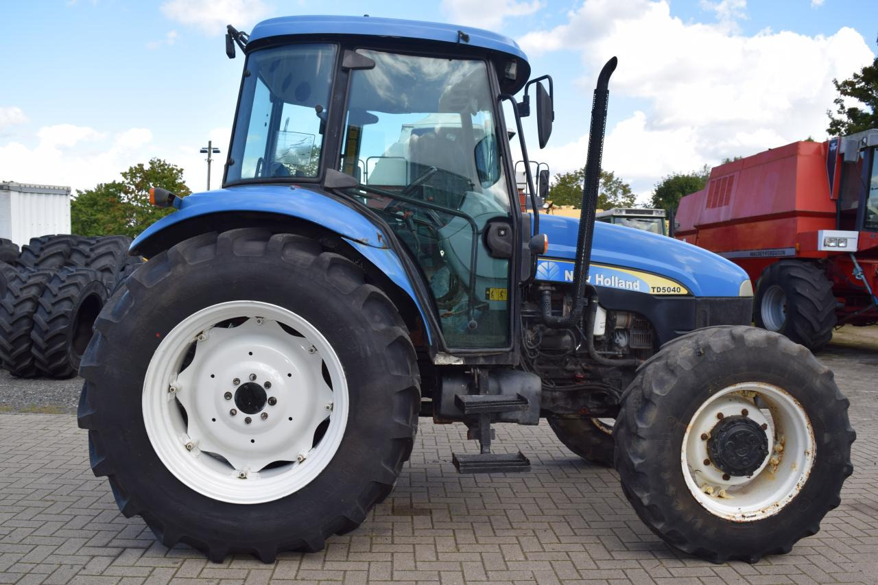 New Holland TD 5040 - Traktor: das Bild 2 New Holland TD 5040 - Traktor: das Bild 2