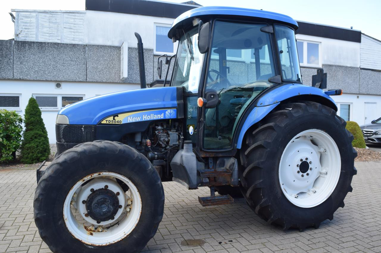 New Holland TD 5040 - Traktor: das Bild 1 New Holland TD 5040 - Traktor: das Bild 1