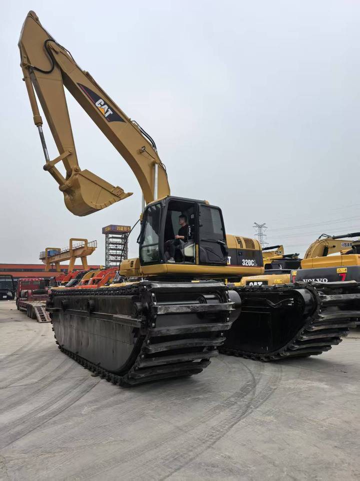 Amphibische Bagger CATERPILLAR 320C boat excavator: das Bild 10