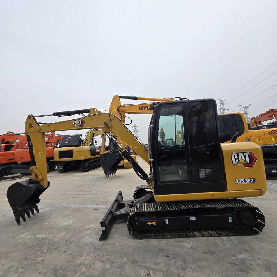 Caterpillar 305.5E2 - Minibagger: das Bild 4 Caterpillar 305.5E2 - Minibagger: das Bild 4