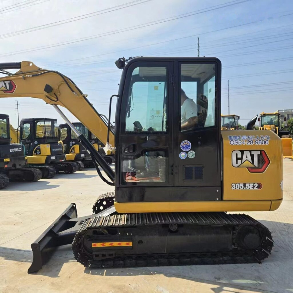 Caterpillar 305.5E2 - Minibagger: das Bild 3 Caterpillar 305.5E2 - Minibagger: das Bild 3