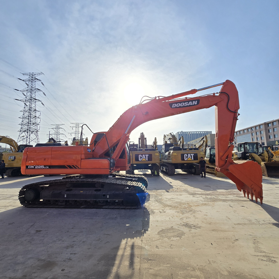 DOOSAN DX225LCA - Kettenbagger: das Bild 2 DOOSAN DX225LCA - Kettenbagger: das Bild 2
