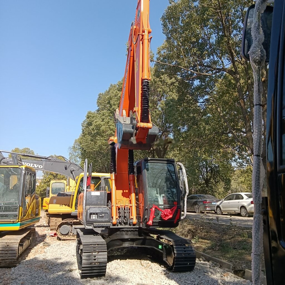 Hitachi ZX120-5A - Kettenbagger: das Bild 1 Hitachi ZX120-5A - Kettenbagger: das Bild 1