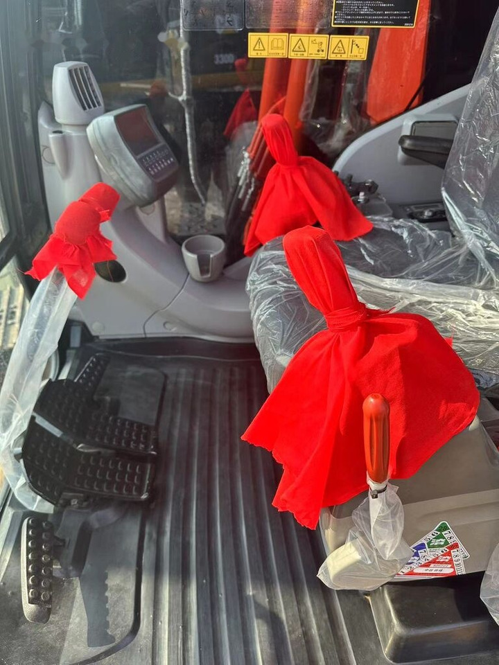 Hitachi ZX200 - Kettenbagger: das Bild 2 Hitachi ZX200 - Kettenbagger: das Bild 2