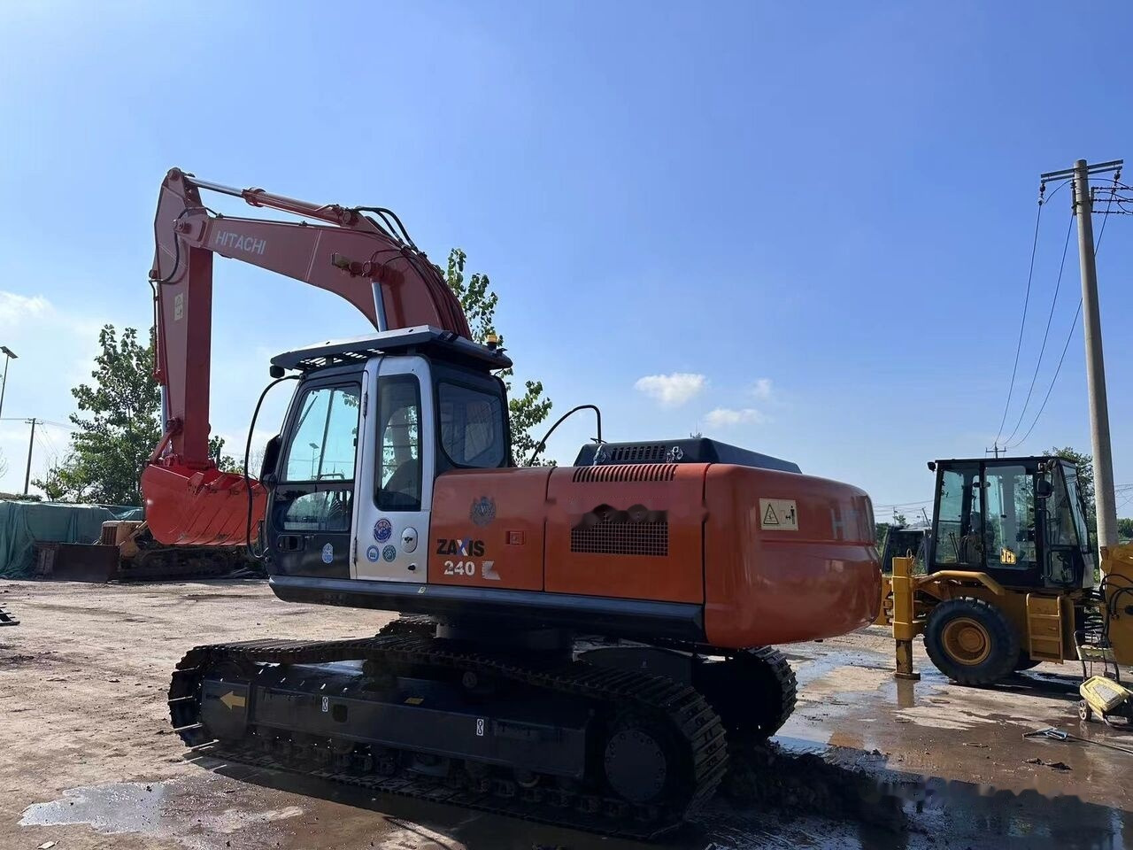 Hitachi ZX240 - Kettenbagger: das Bild 2 Hitachi ZX240 - Kettenbagger: das Bild 2