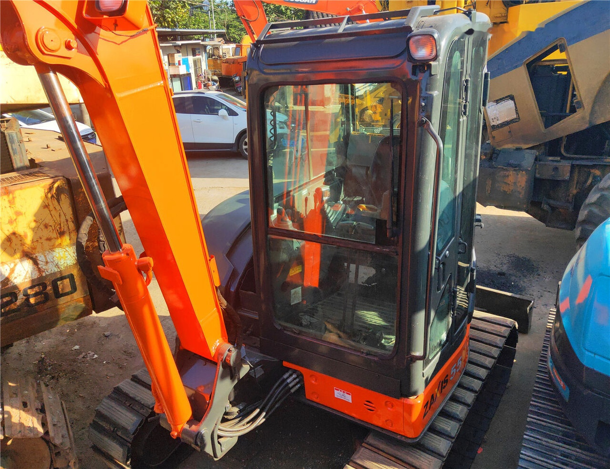 Hitachi ZX55UR - Minibagger: das Bild 3 Hitachi ZX55UR - Minibagger: das Bild 3