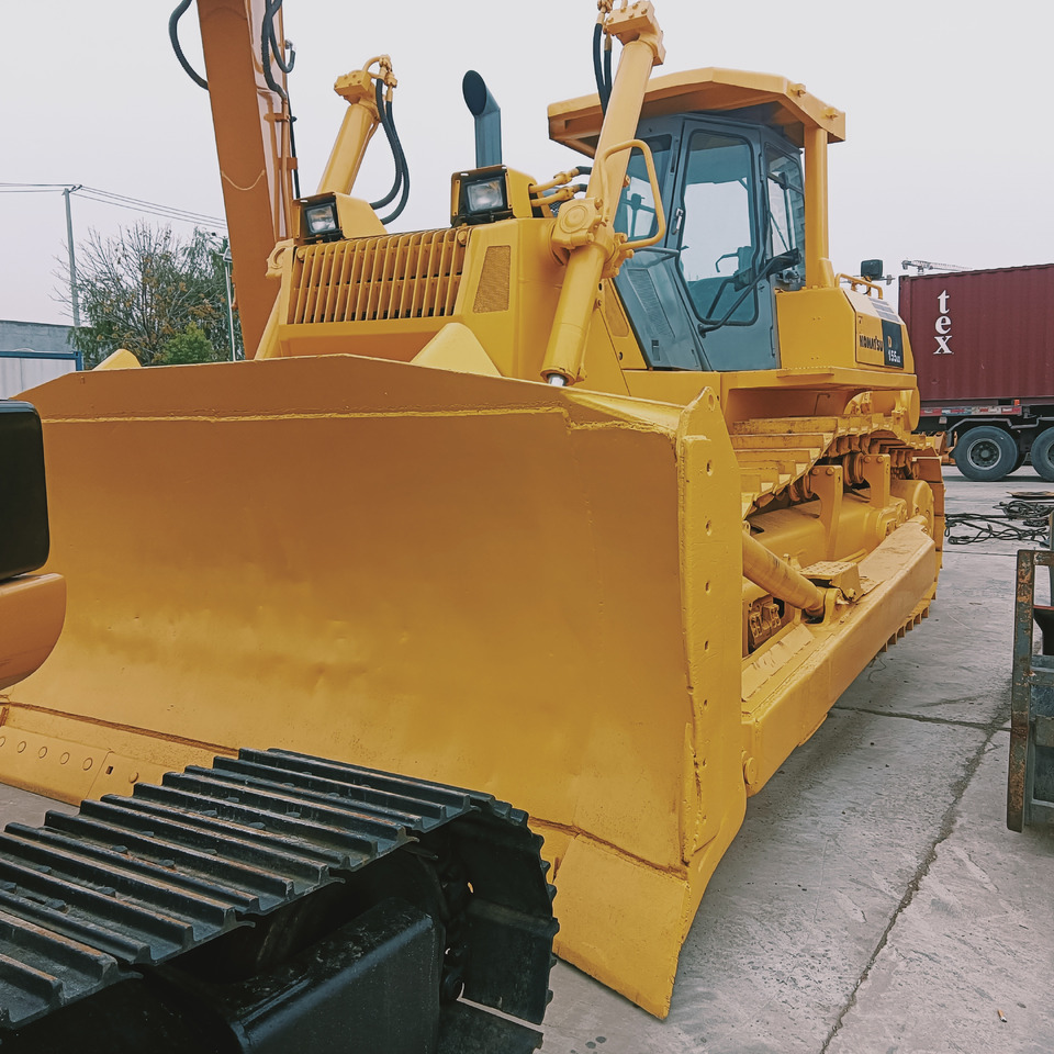 Komatsu D155A-5 - Bulldozer: das Bild 1 Komatsu D155A-5 - Bulldozer: das Bild 1