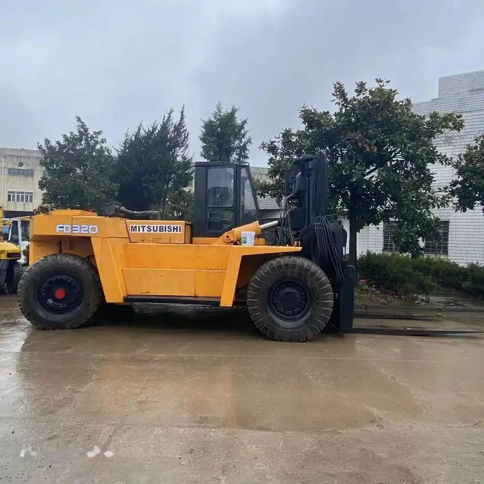 Mitsubishi FD320 - Dieselstapler: das Bild 3 Mitsubishi FD320 - Dieselstapler: das Bild 3