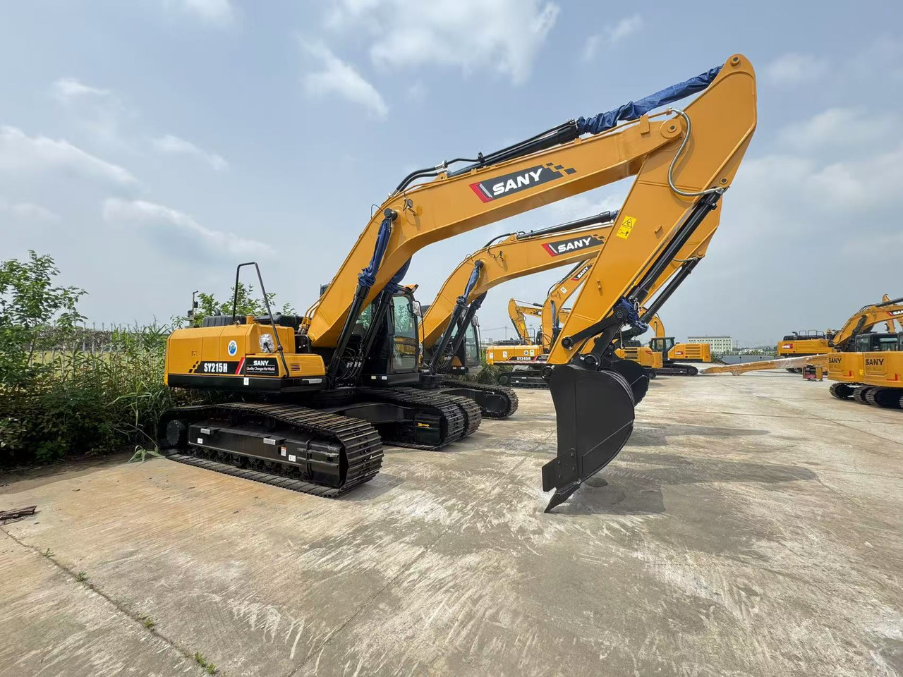 SANY SY215H - Kettenbagger: das Bild 2 SANY SY215H - Kettenbagger: das Bild 2