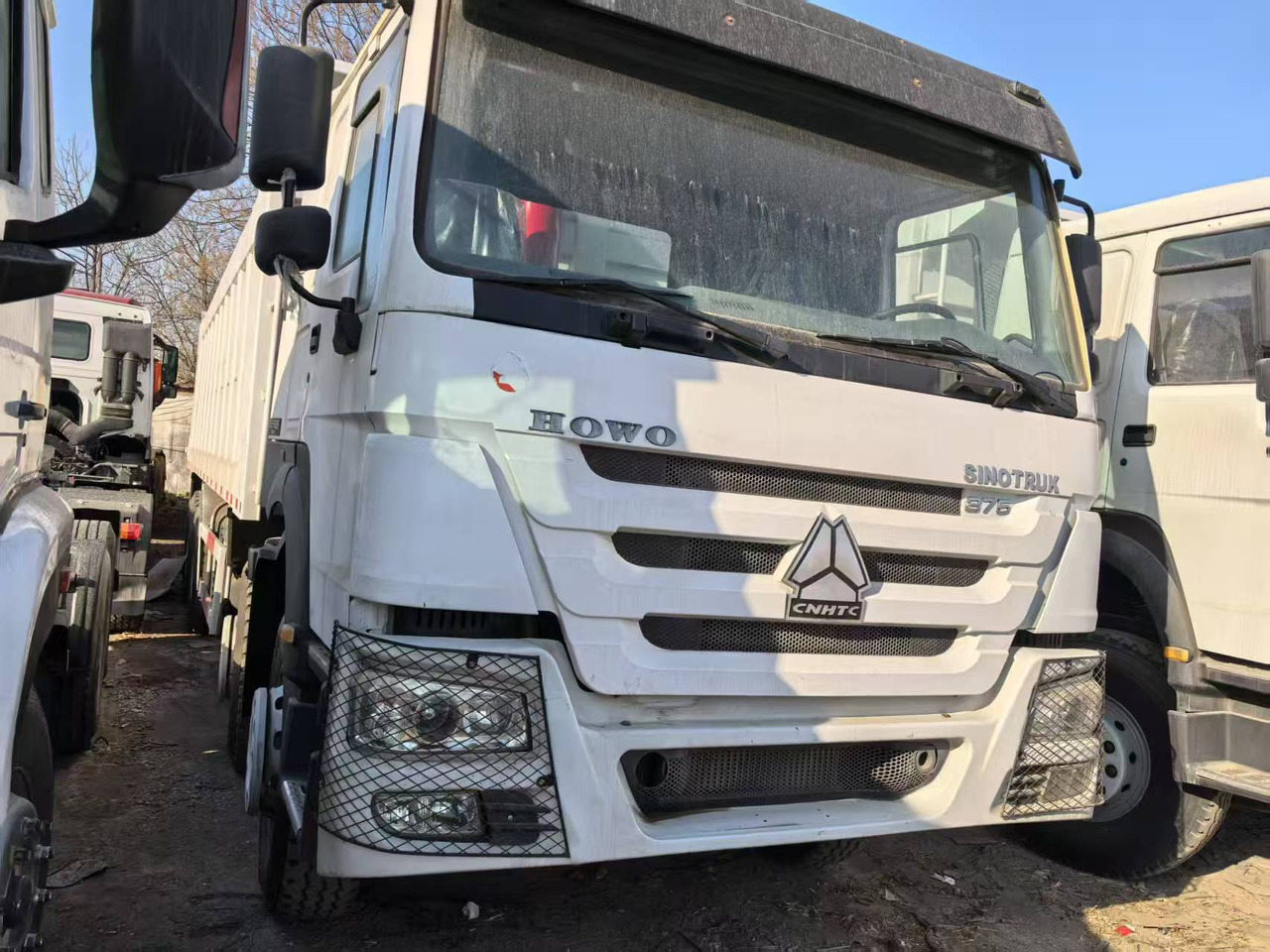 SINOTRUK HOWO 8x4 - Kipper: das Bild 1 SINOTRUK HOWO 8x4 - Kipper: das Bild 1
