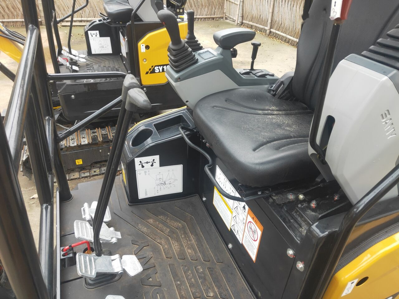 Minibagger Sany SY16C: das Bild 9