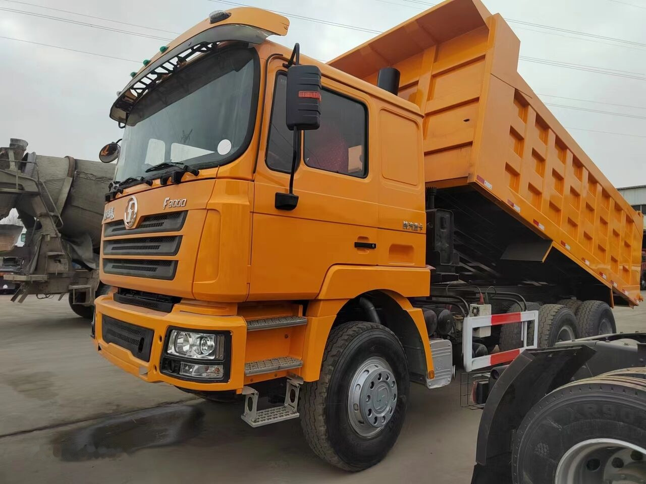 Shacman F3000 - Kipper: das Bild 2 Shacman F3000 - Kipper: das Bild 2