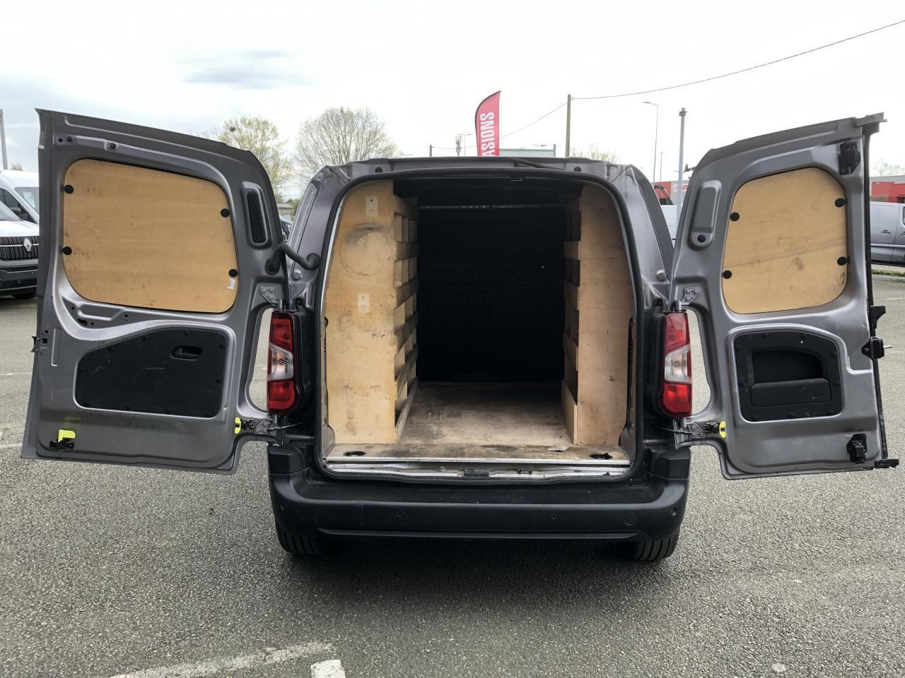 Citroen Berlingo M 1000KG BLUEHDI 130 S&S CLUB EAT8 - Andere Technik: das Bild 3 Citroen Berlingo M 1000KG BLUEHDI 130 S&S CLUB EAT8 - Andere Technik: das Bild 3