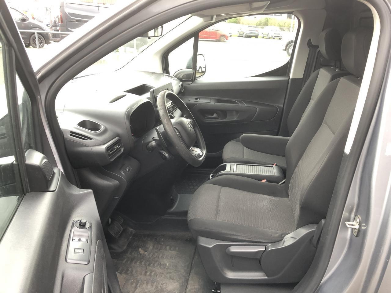 Citroen Berlingo M 1000KG BLUEHDI 130 S&S CLUB EAT8 - Andere Technik: das Bild 5 Citroen Berlingo M 1000KG BLUEHDI 130 S&S CLUB EAT8 - Andere Technik: das Bild 5