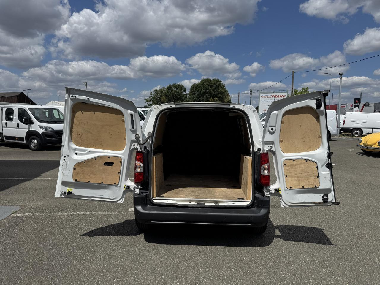 Citroen Berlingo M 650KG BLUEHDI 100 S&S DRIVER BVM5 - Andere Technik: das Bild 2 Citroen Berlingo M 650KG BLUEHDI 100 S&S DRIVER BVM5 - Andere Technik: das Bild 2