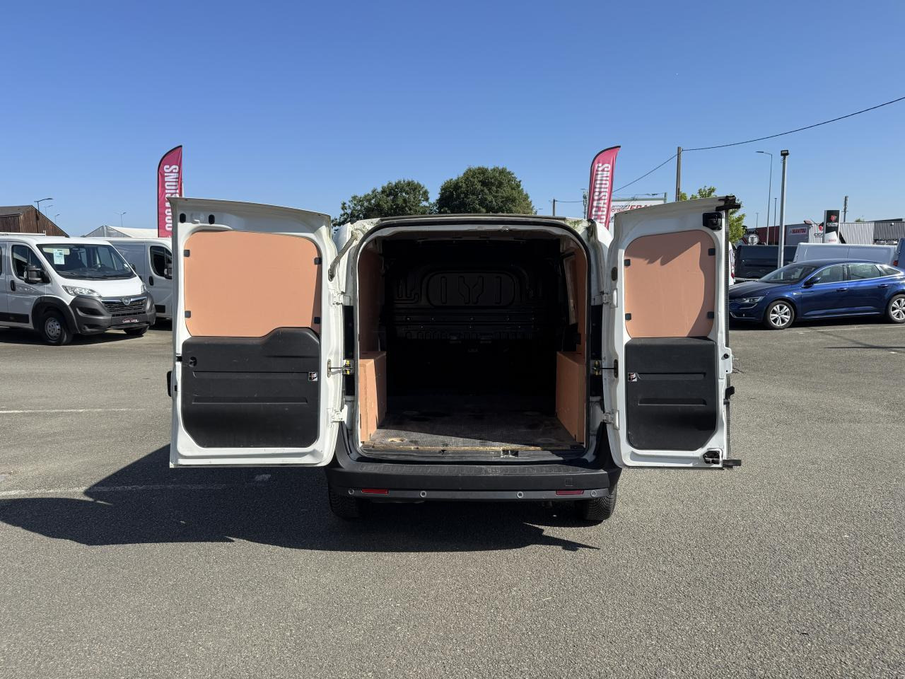Fiat Doblo Cargo 1.3 MULTIJET 95CH PACK TRIO NAV E6D - Andere Technik: das Bild 2 Fiat Doblo Cargo 1.3 MULTIJET 95CH PACK TRIO NAV E6D - Andere Technik: das Bild 2