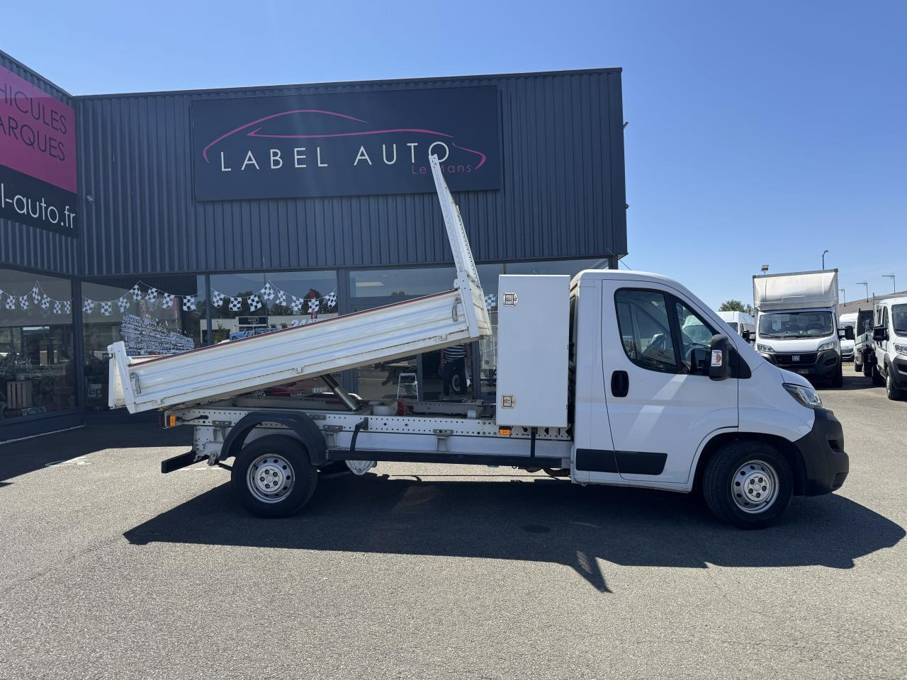 Fiat Ducato 3.5 MAXI L 2.3 MULTIJET 160CH BENNE ACIER PACK PRO NAV + COFFRE JPM - Andere Technik: das Bild 1 Fiat Ducato 3.5 MAXI L 2.3 MULTIJET 160CH BENNE ACIER PACK PRO NAV + COFFRE JPM - Andere Technik: das Bild 1