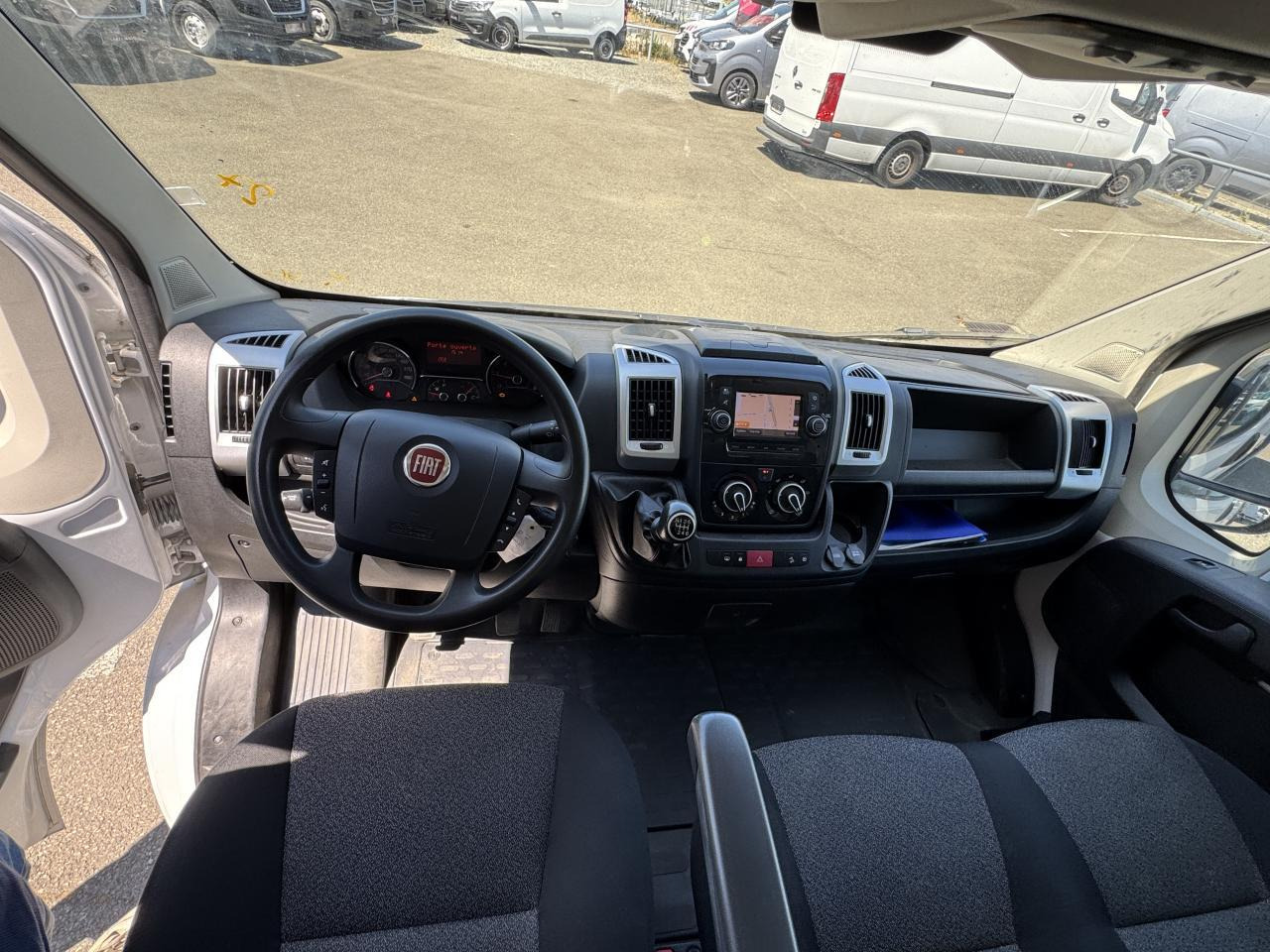 Fiat Ducato 3.5 MAXI L 2.3 MULTIJET 160CH BENNE ACIER PACK PRO NAV + COFFRE JPM - Andere Technik: das Bild 3 Fiat Ducato 3.5 MAXI L 2.3 MULTIJET 160CH BENNE ACIER PACK PRO NAV + COFFRE JPM - Andere Technik: das Bild 3