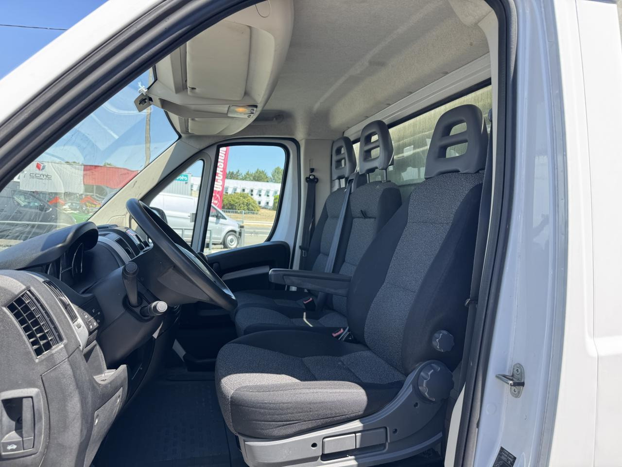 Fiat Ducato 3.5 MAXI L 2.3 MULTIJET 160CH BENNE ACIER PACK PRO NAV + COFFRE JPM - Andere Technik: das Bild 4 Fiat Ducato 3.5 MAXI L 2.3 MULTIJET 160CH BENNE ACIER PACK PRO NAV + COFFRE JPM - Andere Technik: das Bild 4