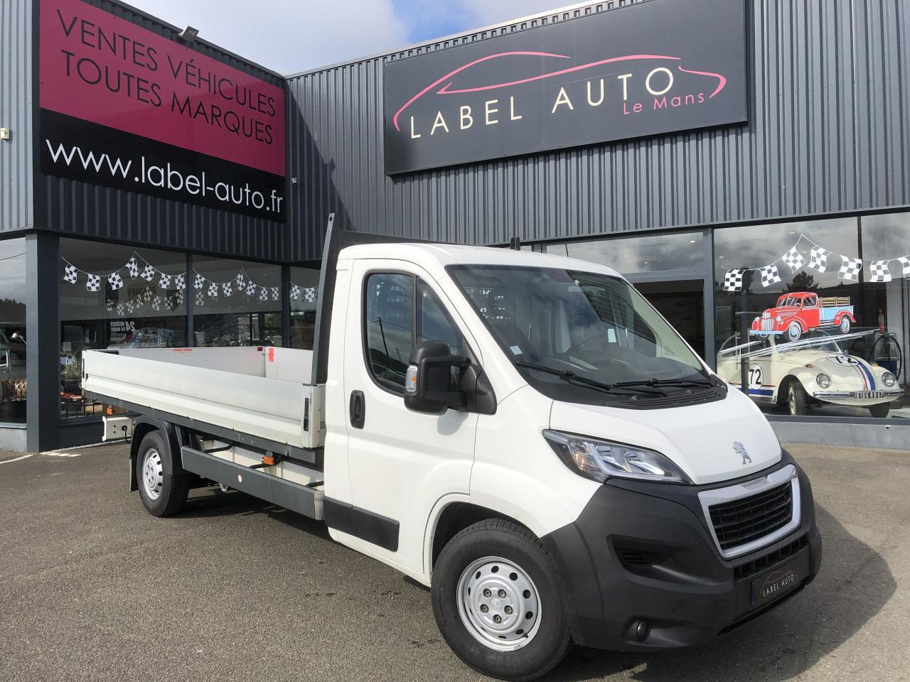 Peugeot Boxer PLATEAU 4M20 L4 2.2 BLUEHDI 140 S&S PREMIUM - Andere Technik: das Bild 4 Peugeot Boxer PLATEAU 4M20 L4 2.2 BLUEHDI 140 S&S PREMIUM - Andere Technik: das Bild 4