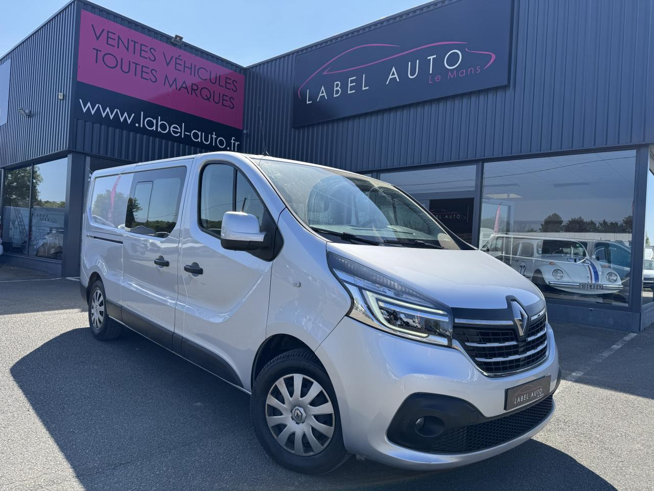 Renault Trafic L2H1 2.0 DCI 145CH CABINE APPROFONDIE 6 PLACES CONFORT EDC - Andere Technik: das Bild 2 Renault Trafic L2H1 2.0 DCI 145CH CABINE APPROFONDIE 6 PLACES CONFORT EDC - Andere Technik: das Bild 2