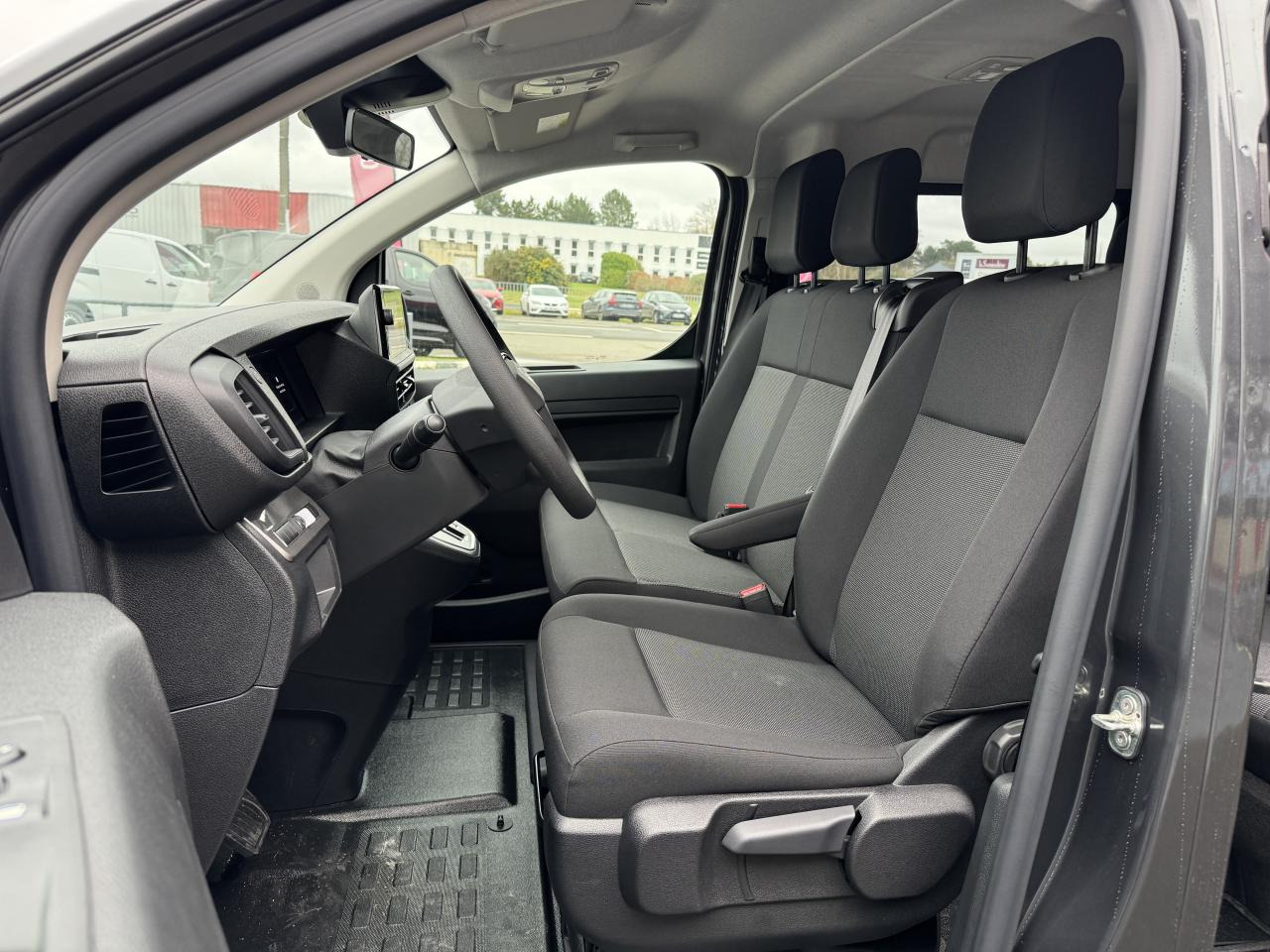 CITROEN Jumpy XL 2.0 BlueHDi - 180 S&S - BV EAT8 III CABINE APPROFONDIE Cabine approfondie Fixe PHASE 2 - Kastenwagen: das Bild 4 CITROEN Jumpy XL 2.0 BlueHDi - 180 S&S - BV EAT8 III CABINE APPROFONDIE Cabine approfondie Fixe PHASE 2 - Kastenwagen: das Bild 4