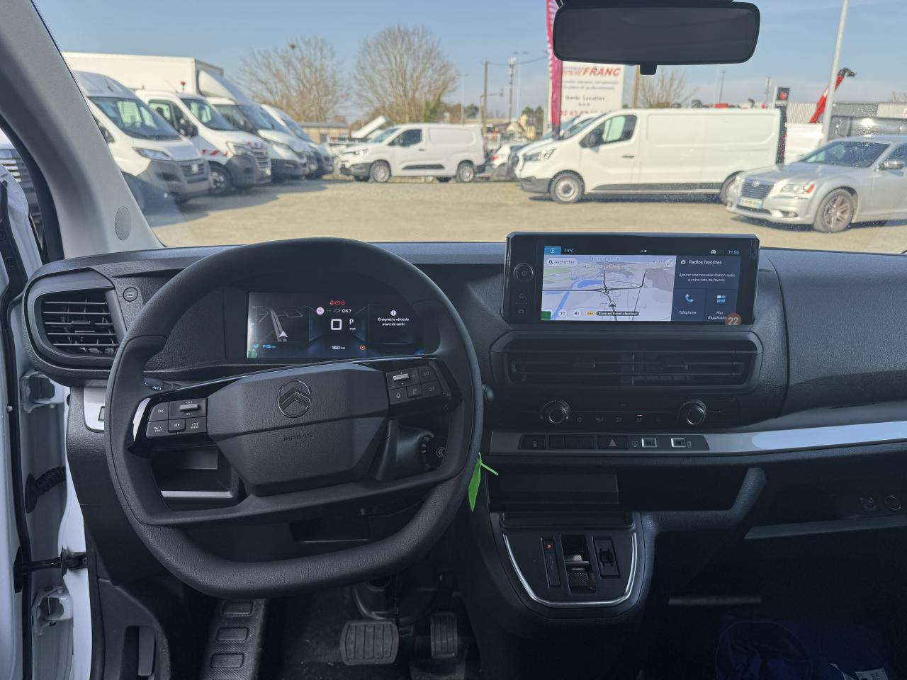 CITROEN jumpy M 2.0 HDI 180 EAT-8 CABINE APPROFONDIE 5 PLACES - Transporter mit Doppelkabine: das Bild 4 CITROEN jumpy M 2.0 HDI 180 EAT-8 CABINE APPROFONDIE 5 PLACES - Transporter mit Doppelkabine: das Bild 4