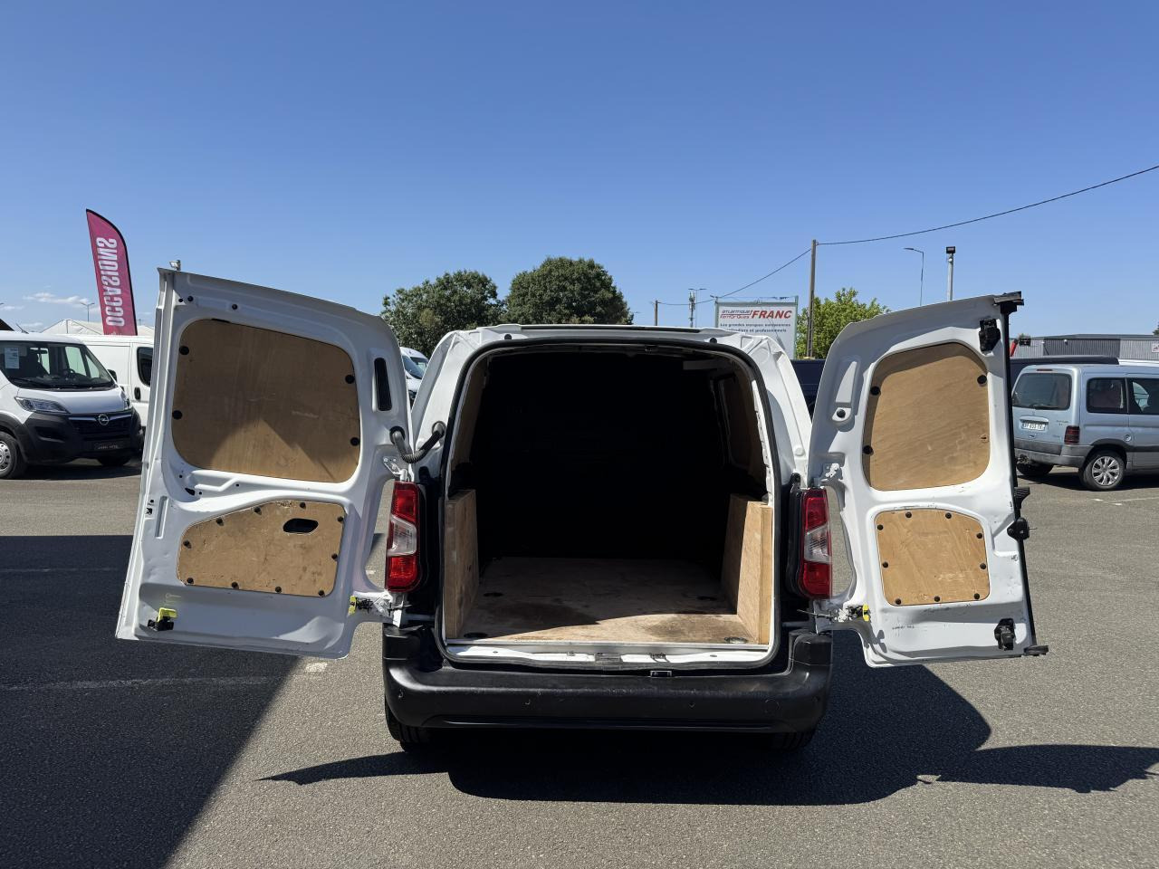 Citroen Berlingo M 650KG BLUEHDI 100 S&S DRIVER - Kleintransporter: das Bild 2 Citroen Berlingo M 650KG BLUEHDI 100 S&S DRIVER - Kleintransporter: das Bild 2