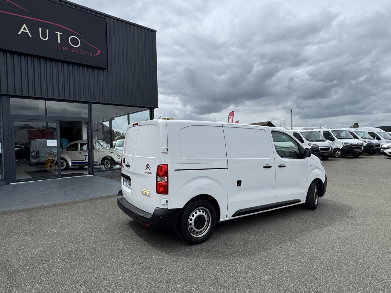 Citroen Jumpy M 1.5 BLUEHDI 120CH S&S DRIVER - Kastenwagen: das Bild 5 Citroen Jumpy M 1.5 BLUEHDI 120CH S&S DRIVER - Kastenwagen: das Bild 5