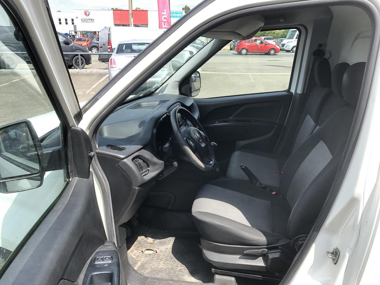 Fiat Doblo Cargo 1.3 MULTIJET 95CH PACK PROFESSIONAL TRIO E6 - Kleintransporter: das Bild 4 Fiat Doblo Cargo 1.3 MULTIJET 95CH PACK PROFESSIONAL TRIO E6 - Kleintransporter: das Bild 4