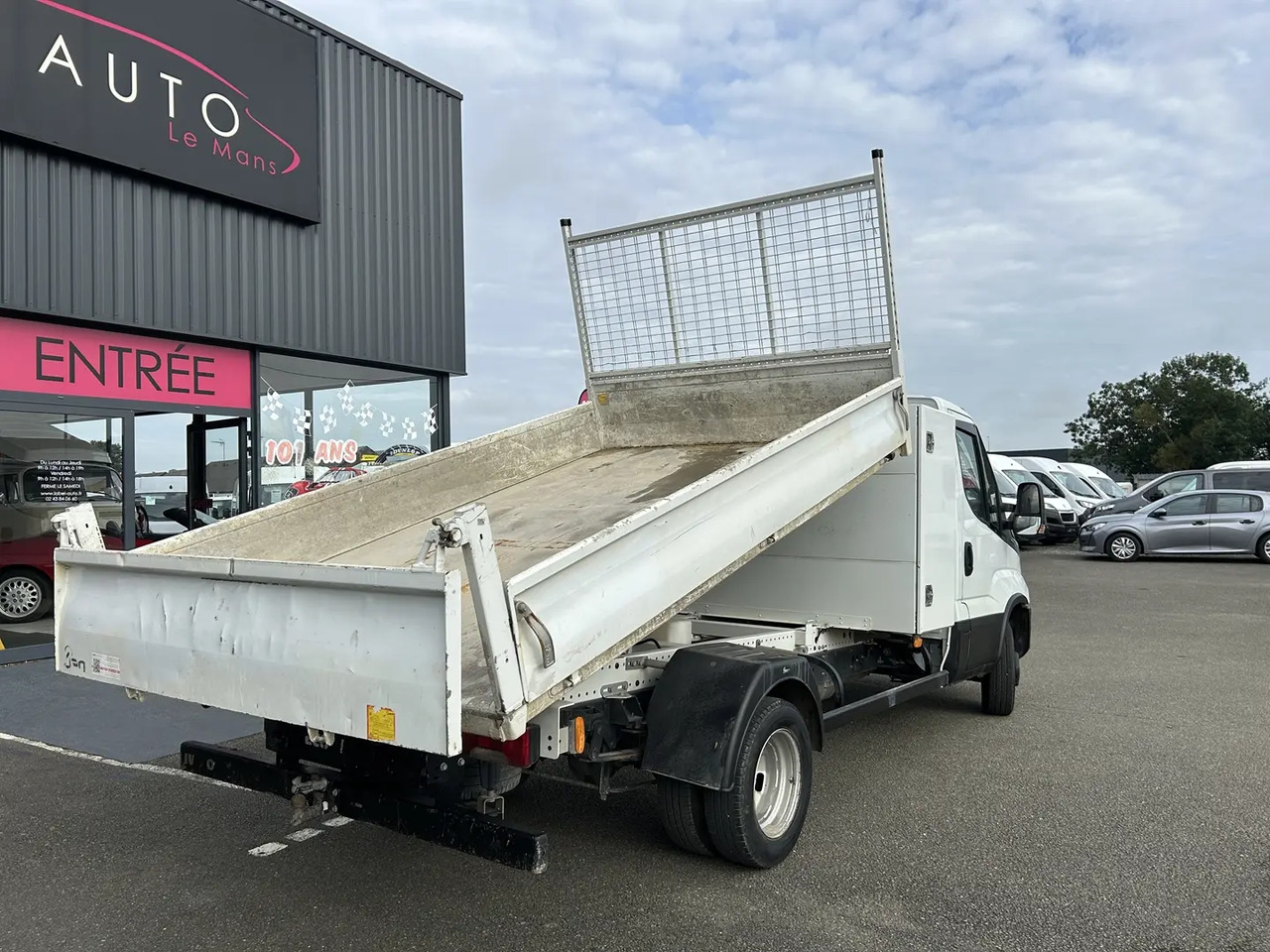 Iveco Daily 35C14 D EMPATTEMENT 3750 - Kipper Transporter: das Bild 3 Iveco Daily 35C14 D EMPATTEMENT 3750 - Kipper Transporter: das Bild 3