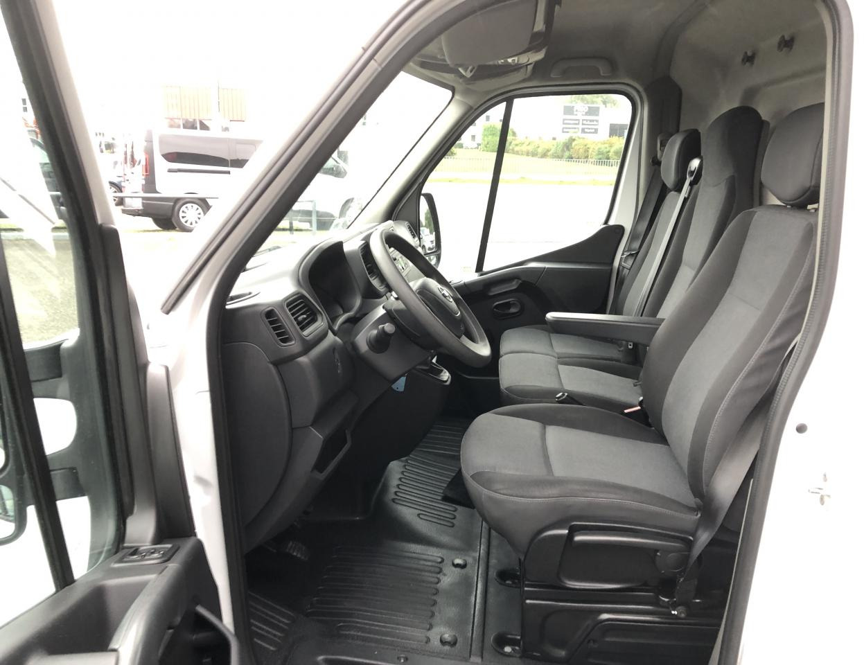 NISSAN NV400 3T5 L3H2 2.3 DCI 150CH ACENTA - Kastenwagen: das Bild 4 NISSAN NV400 3T5 L3H2 2.3 DCI 150CH ACENTA - Kastenwagen: das Bild 4