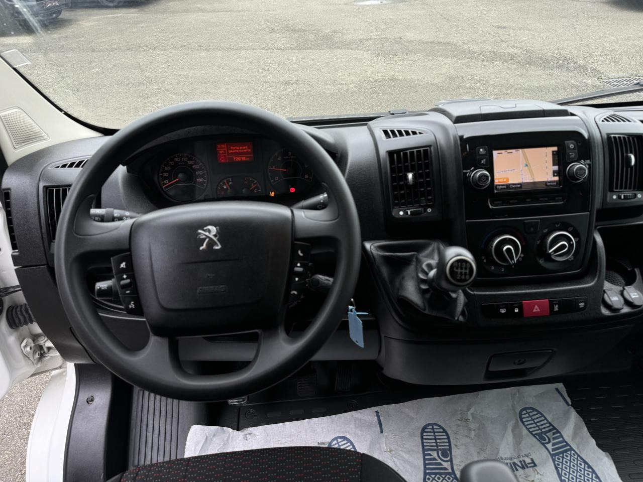 Peugeot Boxer 333 L1H1 2.2 BLUEHDI S&S 140CH ASPHALT - Kastenwagen: das Bild 3 Peugeot Boxer 333 L1H1 2.2 BLUEHDI S&S 140CH ASPHALT - Kastenwagen: das Bild 3