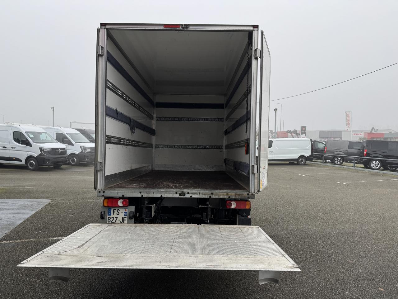 RENAULT MASTER CAISSE 20M3 + HAYON RJ 2.3 DCI 145CH - Koffer Transporter: das Bild 3 RENAULT MASTER CAISSE 20M3 + HAYON RJ 2.3 DCI 145CH - Koffer Transporter: das Bild 3