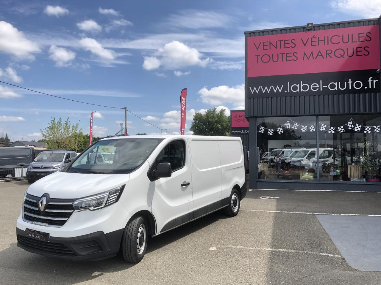 RENAULT Trafic L2H1 3000 Kg 2.0 Blue dCi - 130 III FOURGON Fourgon Grand Confort L2H1 PHASE 3 - Kastenwagen: das Bild 5 RENAULT Trafic L2H1 3000 Kg 2.0 Blue dCi - 130 III FOURGON Fourgon Grand Confort L2H1 PHASE 3 - Kastenwagen: das Bild 5