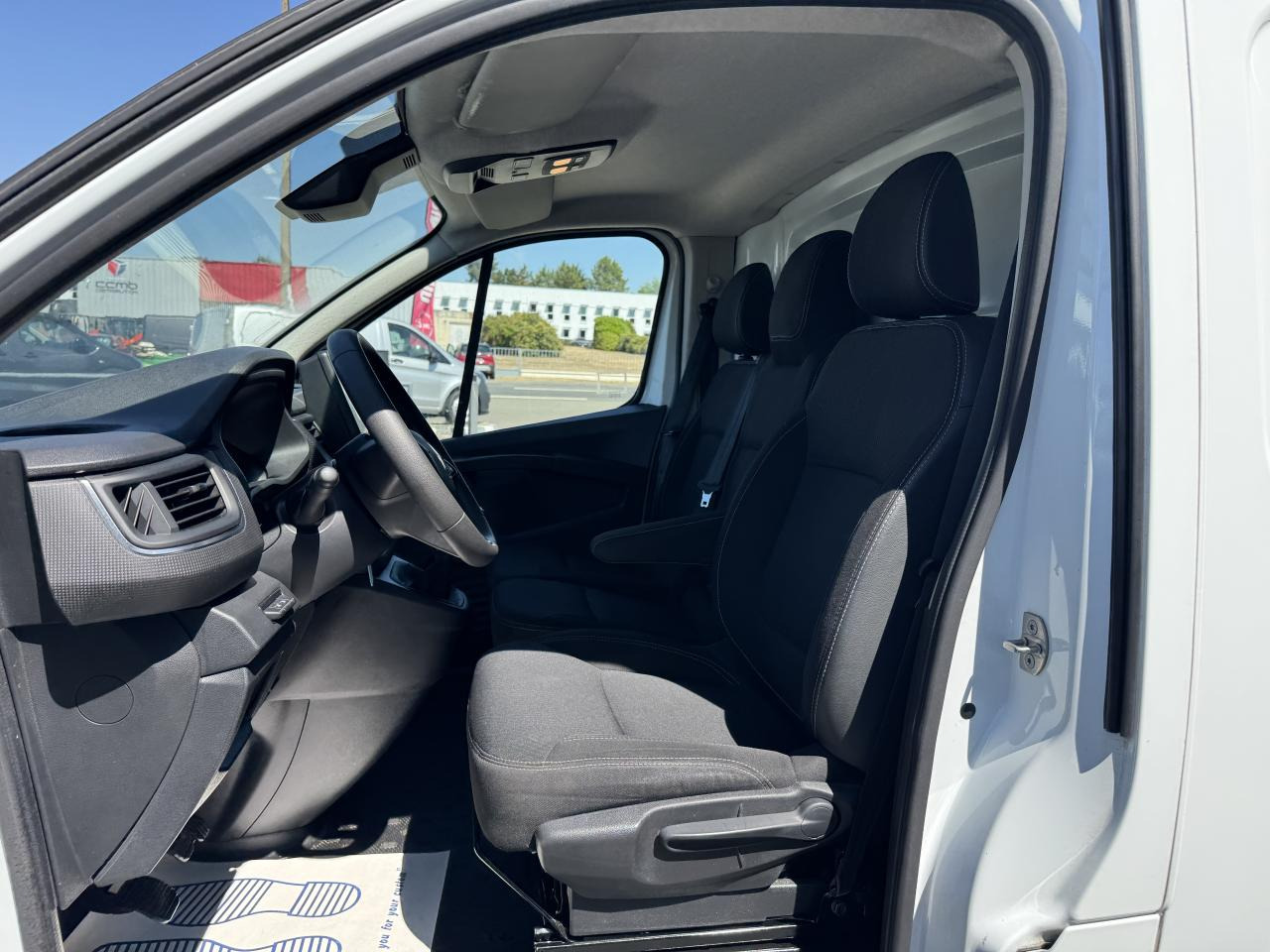 RENAULT trafic L1H1 2T8 2.0 BLUE DCI 130CH GRAND CONFORT - Kastenwagen: das Bild 5 RENAULT trafic L1H1 2T8 2.0 BLUE DCI 130CH GRAND CONFORT - Kastenwagen: das Bild 5