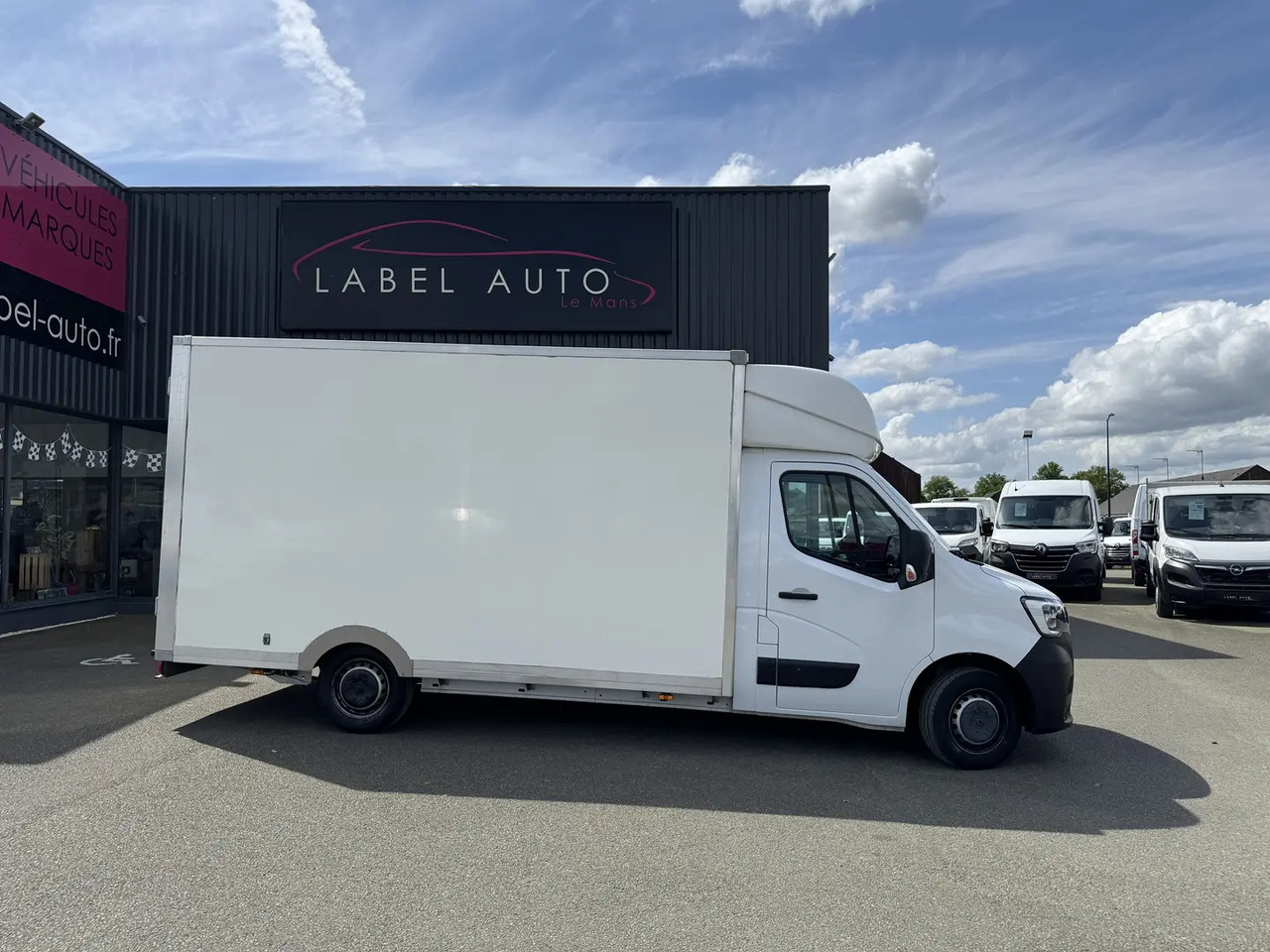 Renault Master F3500 L3H1 2.3 BLUE DCI 145CH CONFORT EUROVI - Koffer Transporter: das Bild 1 Renault Master F3500 L3H1 2.3 BLUE DCI 145CH CONFORT EUROVI - Koffer Transporter: das Bild 1
