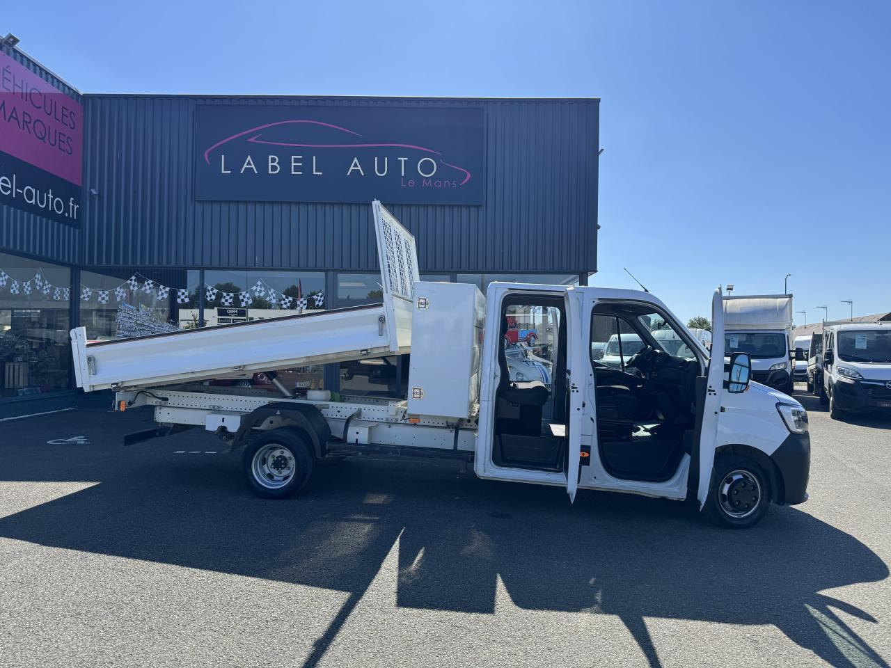 Renault Master RENAULT 3T5 BENNE + COFFRE RJ DOUBLE CABINE 6 PL 2.3 DCI 130 CH CONFORT + GPS + REGUL + CLIM - Kipper Transporter: das Bild 1 Renault Master RENAULT 3T5 BENNE + COFFRE RJ DOUBLE CABINE 6 PL 2.3 DCI 130 CH CONFORT + GPS + REGUL + CLIM - Kipper Transporter: das Bild 1