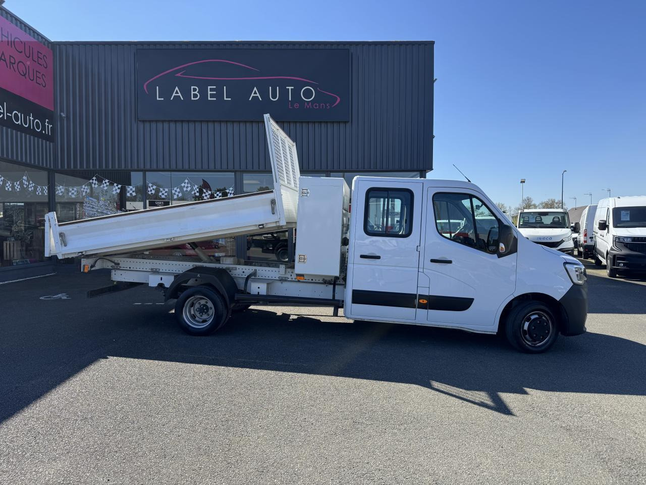 Renault Master RENAULT 3T5 BENNE + COFFRE RJ DOUBLE CABINE 6 PL 2.3 DCI 130 CH CONFORT + GPS + REGUL + CLIM - Kipper Transporter: das Bild 1 Renault Master RENAULT 3T5 BENNE + COFFRE RJ DOUBLE CABINE 6 PL 2.3 DCI 130 CH CONFORT + GPS + REGUL + CLIM - Kipper Transporter: das Bild 1