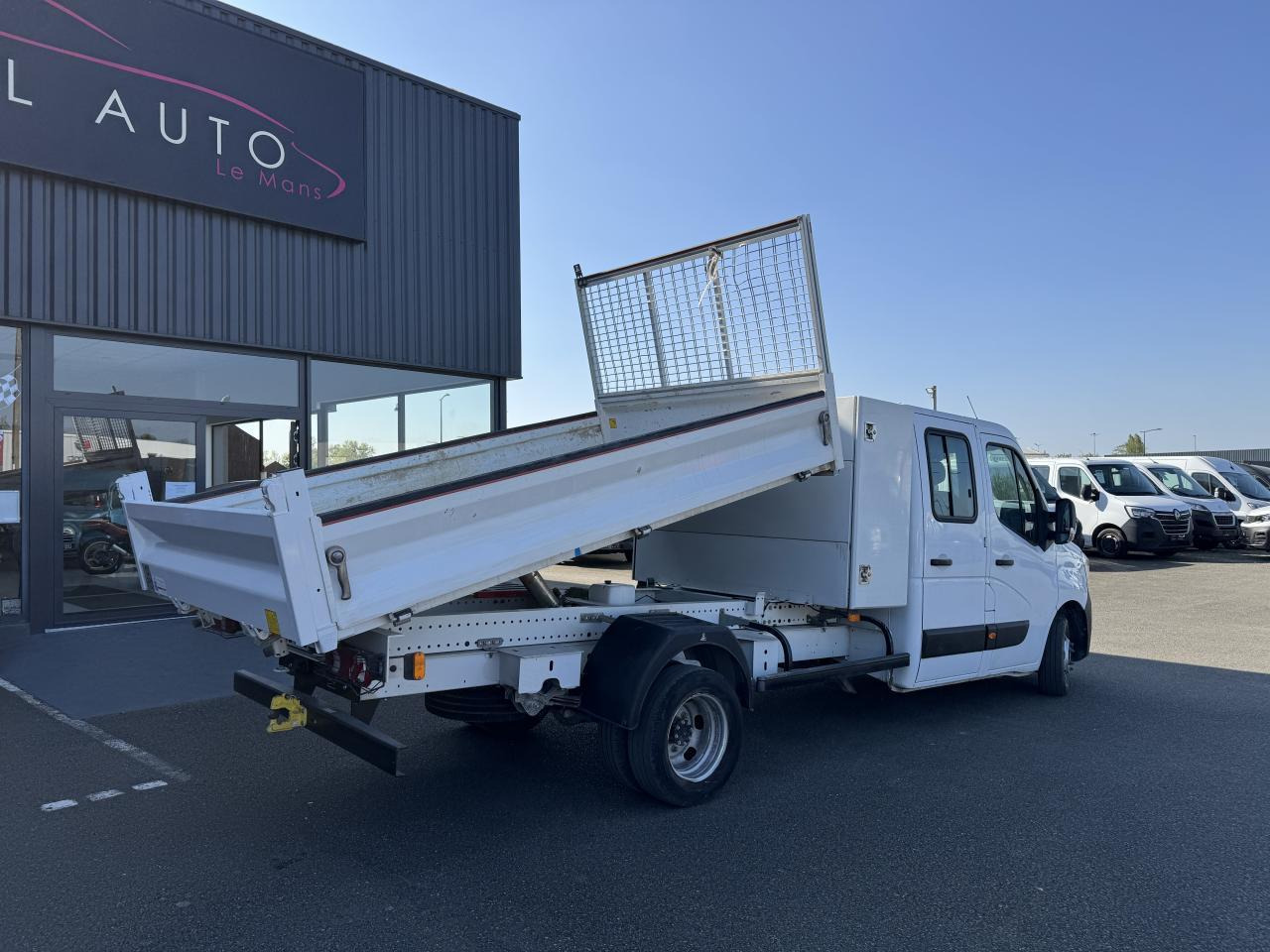 Renault Master combi RENAULT 3T5 BENNE + COFFRE RJ DOUBLE CABINE 6 PL 2.3 DCI 130 CH CONFORT + GPS + REGUL + CLIM - Kipper Transporter: das Bild 5 Renault Master combi RENAULT 3T5 BENNE + COFFRE RJ DOUBLE CABINE 6 PL 2.3 DCI 130 CH CONFORT + GPS + REGUL + CLIM - Kipper Transporter: das Bild 5