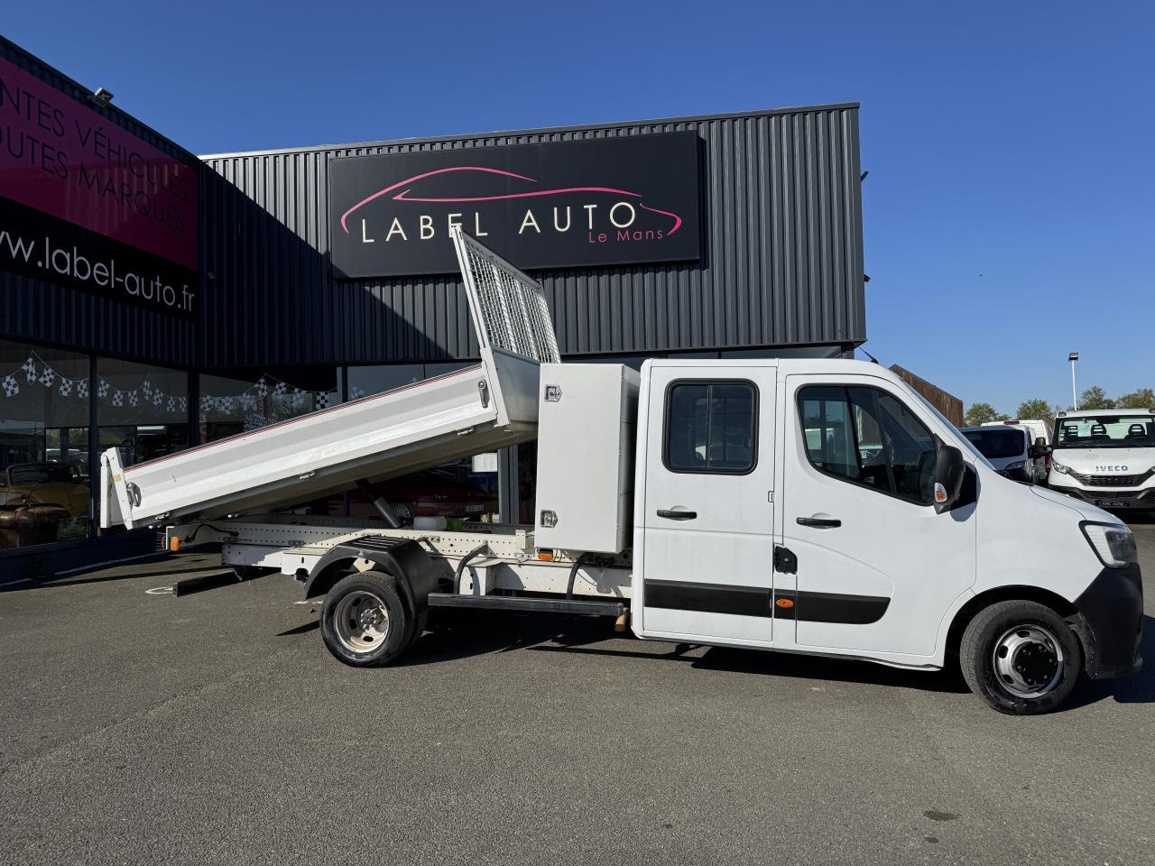 Renault Master combi RENAULT 3T5 BENNE + COFFRE RJ DOUBLE CABINE 6 PL 2.3 DCI 130 CH CONFORT + GPS + REGUL + CLIM - Kipper Transporter: das Bild 1 Renault Master combi RENAULT 3T5 BENNE + COFFRE RJ DOUBLE CABINE 6 PL 2.3 DCI 130 CH CONFORT + GPS + REGUL + CLIM - Kipper Transporter: das Bild 1
