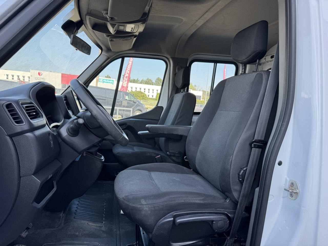 Renault Master combi RENAULT 3T5 BENNE + COFFRE RJ DOUBLE CABINE 6 PL 2.3 DCI 130 CH CONFORT + GPS + REGUL + CLIM - Kipper Transporter: das Bild 4 Renault Master combi RENAULT 3T5 BENNE + COFFRE RJ DOUBLE CABINE 6 PL 2.3 DCI 130 CH CONFORT + GPS + REGUL + CLIM - Kipper Transporter: das Bild 4