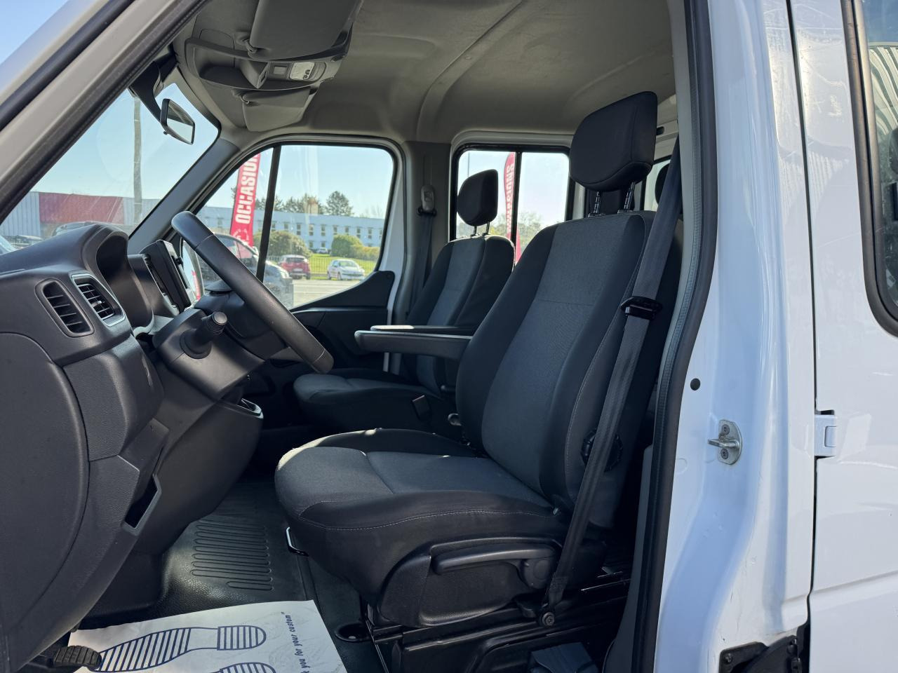 Renault Master combi RENAULT 3T5 BENNE + COFFRE RJ DOUBLE CABINE 6 PL 2.3 DCI 130 CH CONFORT + GPS + REGUL + CLIM - Kipper Transporter: das Bild 4 Renault Master combi RENAULT 3T5 BENNE + COFFRE RJ DOUBLE CABINE 6 PL 2.3 DCI 130 CH CONFORT + GPS + REGUL + CLIM - Kipper Transporter: das Bild 4