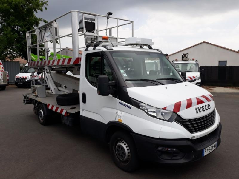 Iveco Daily 35S14 Plateau Nacelle 6m50 Spécial tunnel - LKW mit Arbeitsbühne: das Bild 2 Iveco Daily 35S14 Plateau Nacelle 6m50 Spécial tunnel - LKW mit Arbeitsbühne: das Bild 2