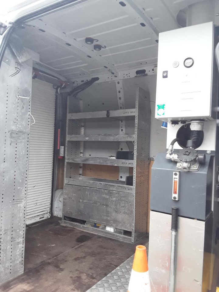 Renault Master 130 35 Fourgon nacelle - LKW mit Arbeitsbühne: das Bild 4 Renault Master 130 35 Fourgon nacelle - LKW mit Arbeitsbühne: das Bild 4