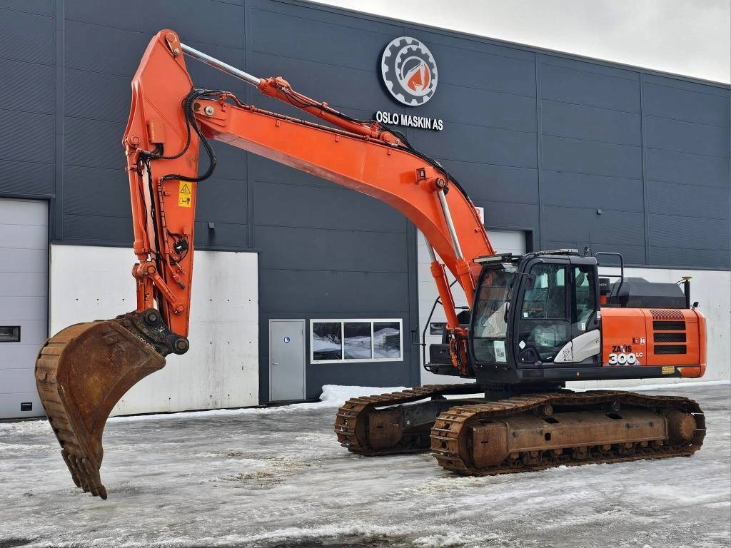 Hitachi ZX 300 LC-6 - Kettenbagger: das Bild 1 Hitachi ZX 300 LC-6 - Kettenbagger: das Bild 1