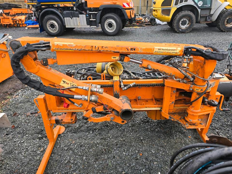 Dücker UNA 200 Mähausleger Böschungsmulcher Böschungsmäher Seitenmulcher Multicar Ladog Bucher Unimog - Böschungsmäher: das Bild 2 Dücker UNA 200 Mähausleger Böschungsmulcher Böschungsmäher Seitenmulcher Multicar Ladog Bucher Unimog - Böschungsmäher: das Bild 2